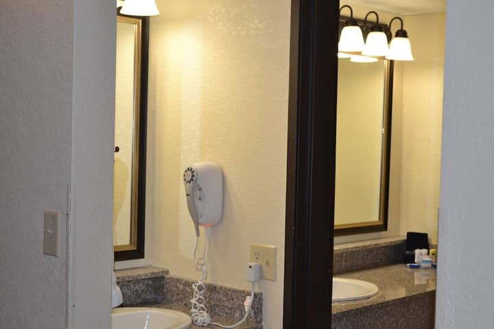 Bathroom sink