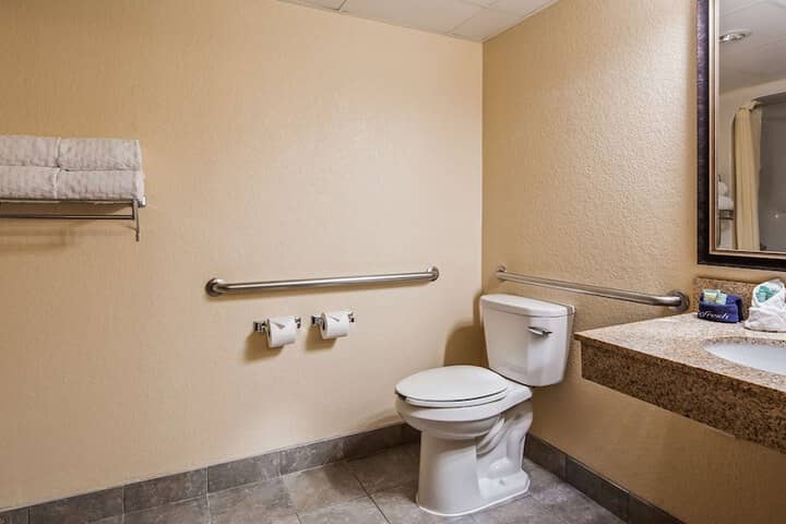 Room 25 of 58