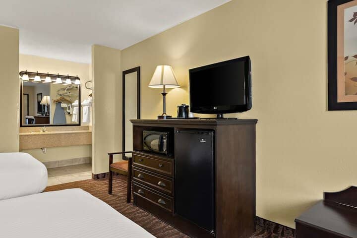 Room 10 of 58