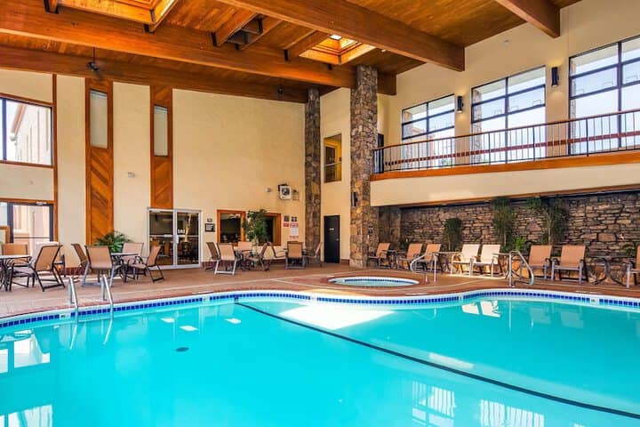 Pool 40 of 58
